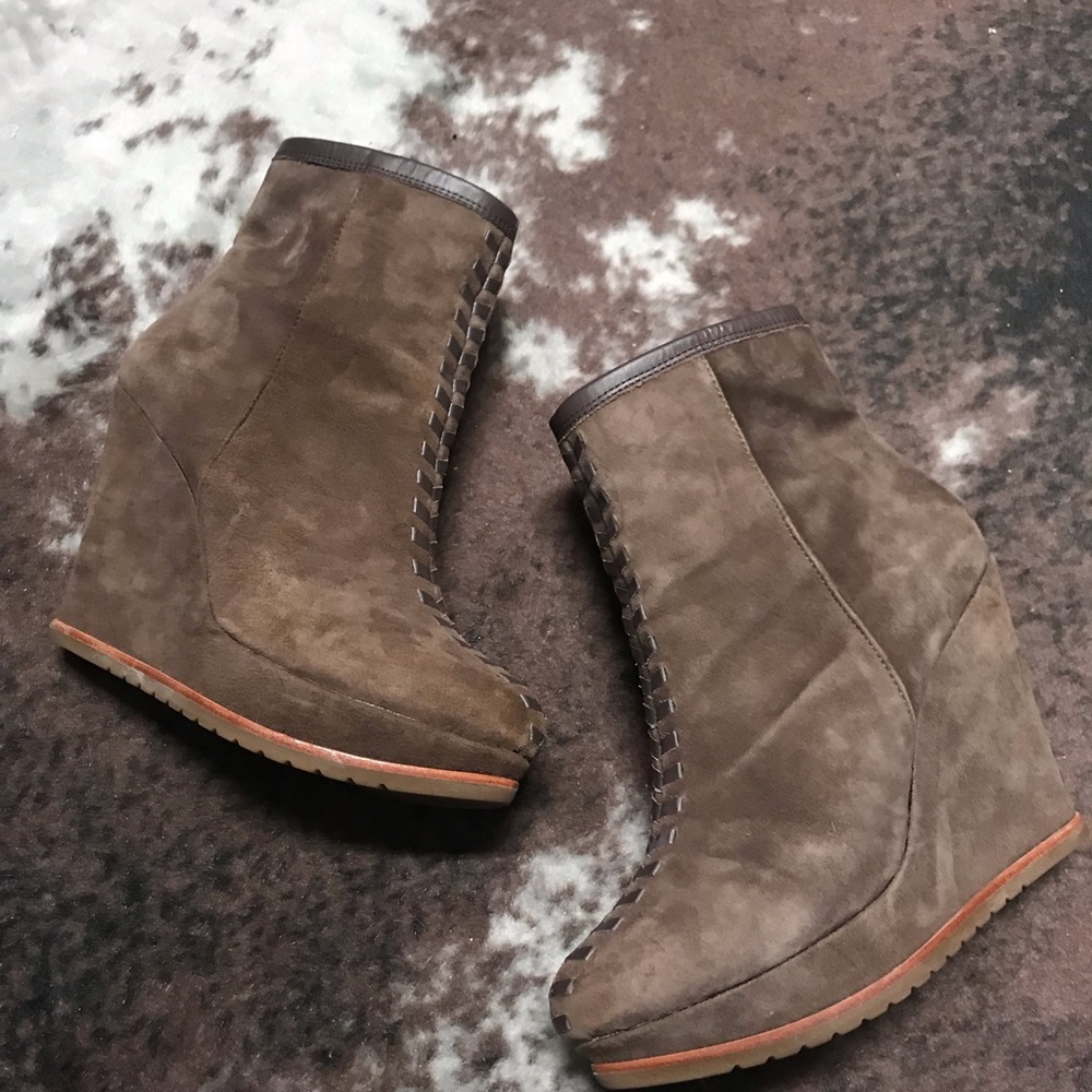 Isola Wedge Bootie